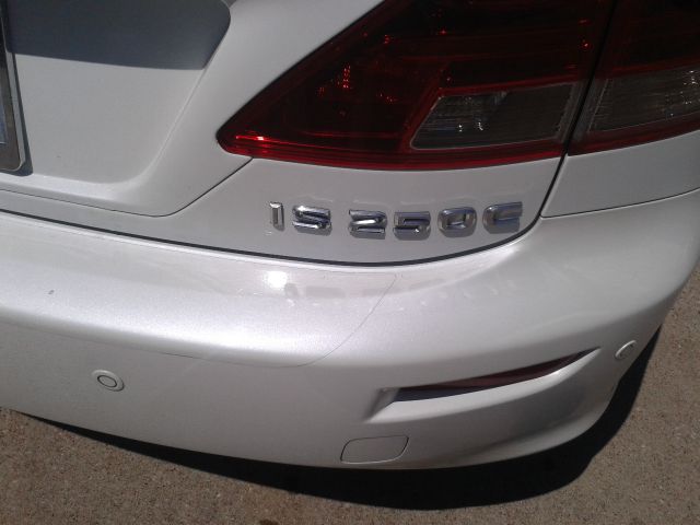 Lexus IS 250C 2010 photo 2