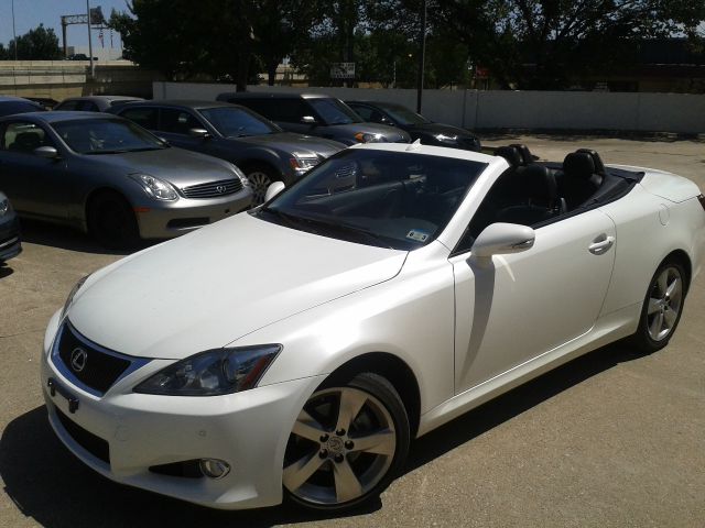 Lexus IS 250C 2010 photo 24