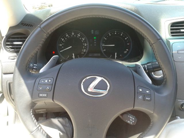 Lexus IS 250C 2010 photo 5