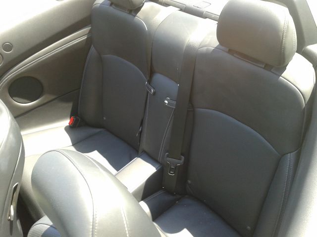 Lexus IS 250C 2010 photo 8