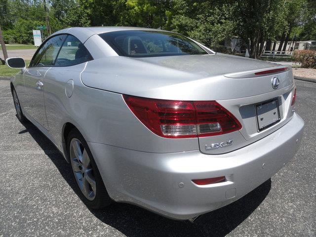 Lexus IS 250C 2010 photo 2
