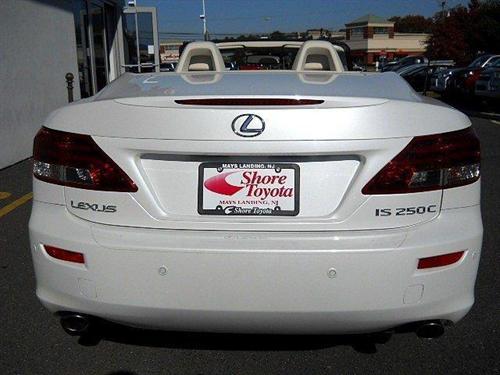 Lexus IS 250C 2010 photo 4