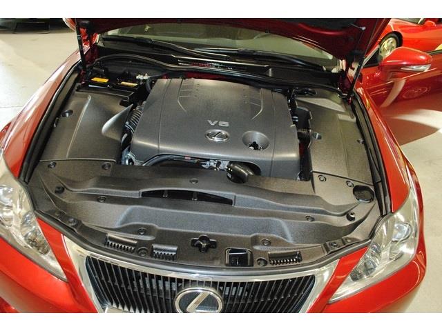 Lexus IS 250C 2010 photo 11