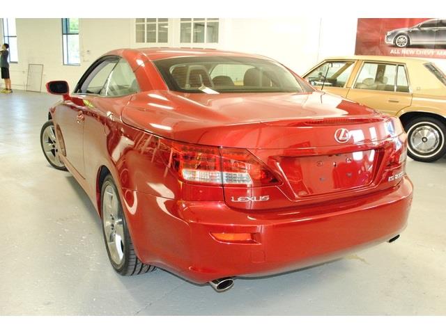 Lexus IS 250C 2010 photo 16