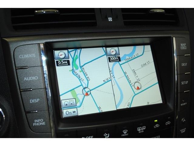 Lexus IS 250C 2010 photo 22