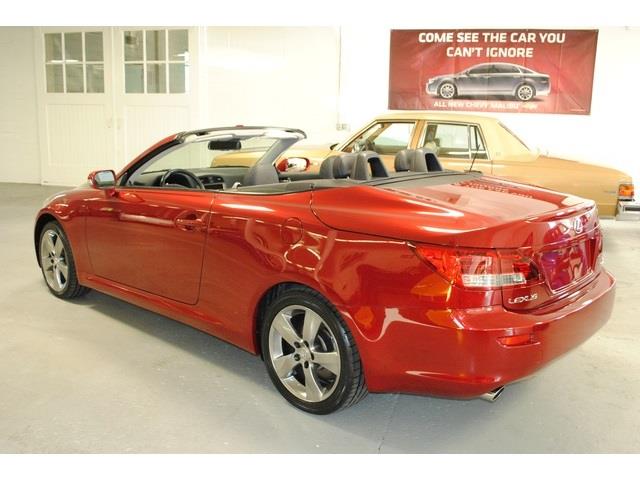 Lexus IS 250C 2010 photo 26