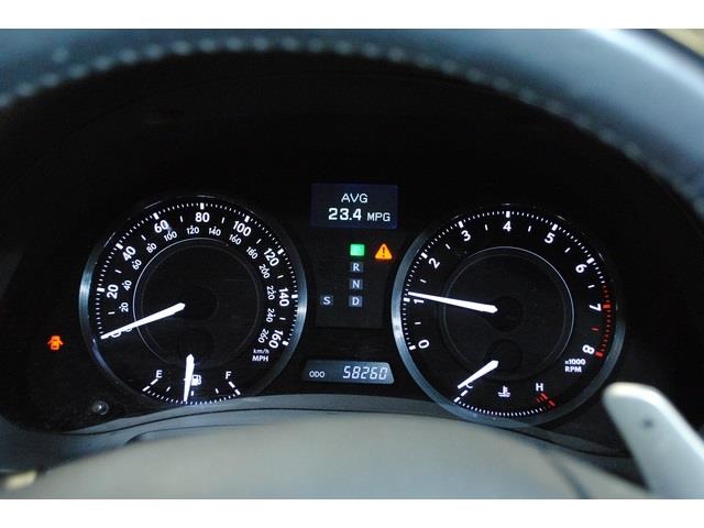 Lexus IS 250C 2010 photo 28