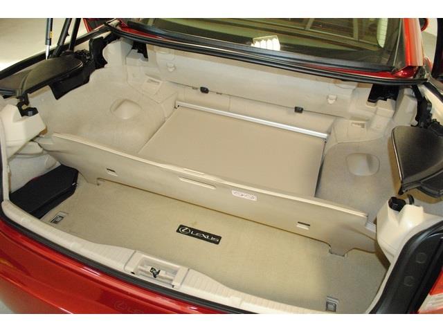 Lexus IS 250C 2010 photo 29