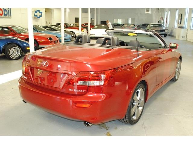 Lexus IS 250C 2010 photo 33