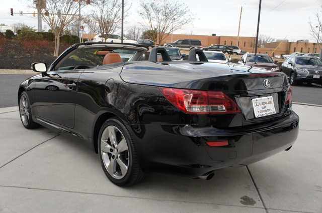 Lexus IS 250C 2011 photo 2