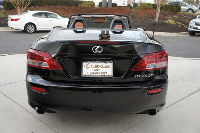 Lexus IS 250C 2011 photo 3