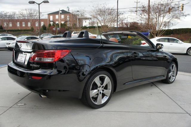 Lexus IS 250C 2011 photo 4