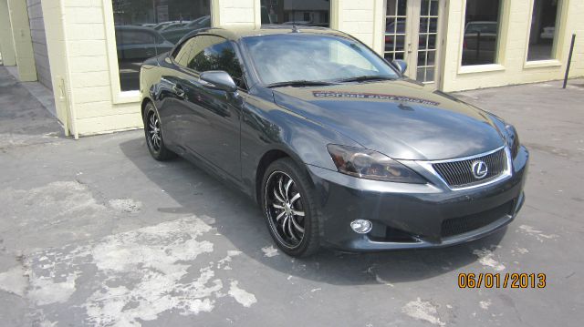 Lexus IS 250C 2011 photo 3