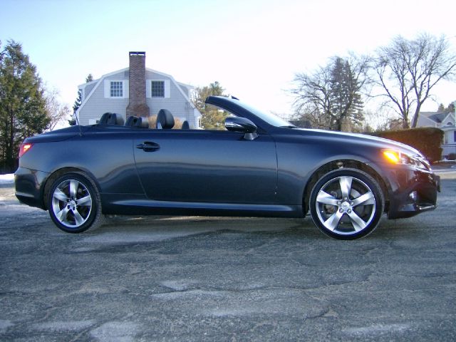 Lexus IS 250C 2011 photo 2