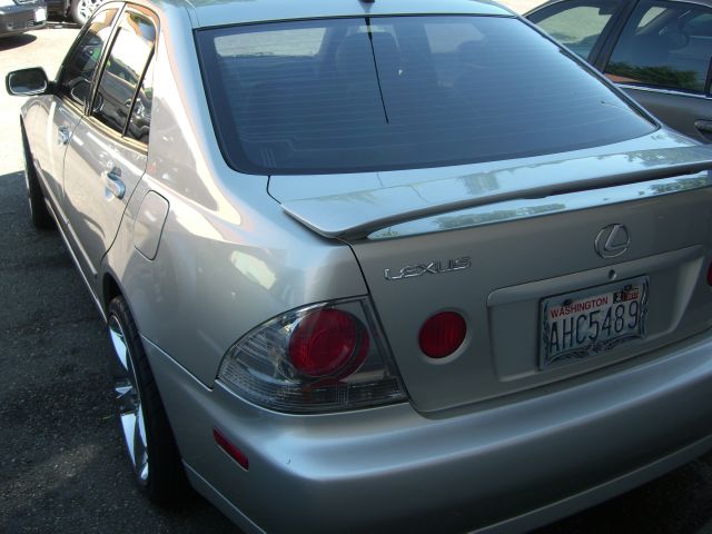 Lexus IS 300 2001 photo 1