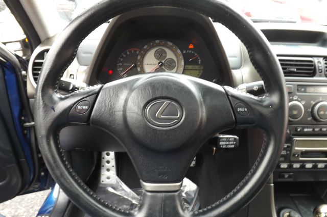 Lexus IS 300 2001 photo 0