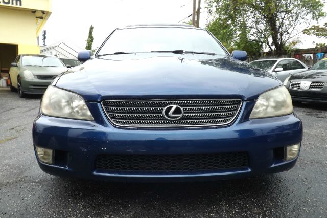 Lexus IS 300 2001 photo 3