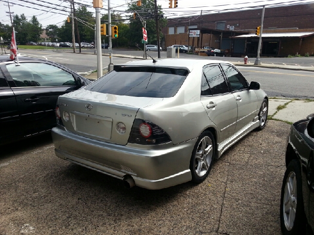 Lexus IS 300 2001 photo 4