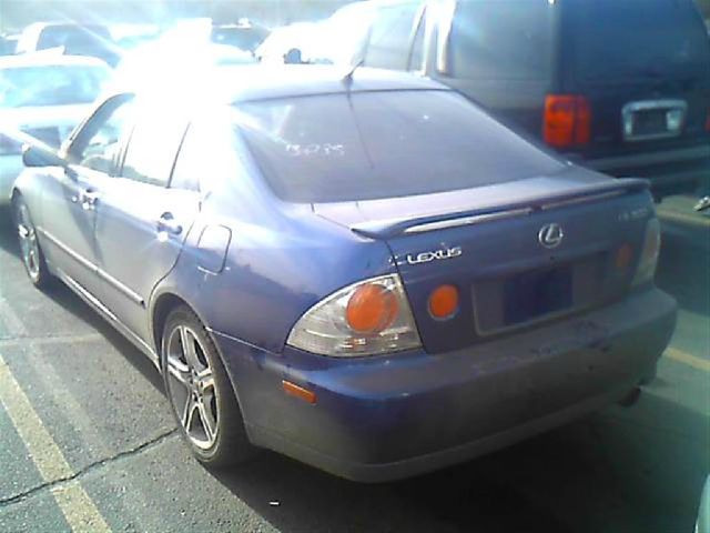 Lexus IS 300 2001 photo 1