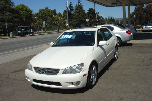 Lexus IS 300 2001 photo 3