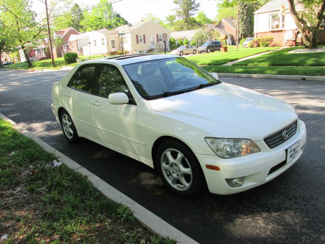 Lexus IS 300 2001 photo 1