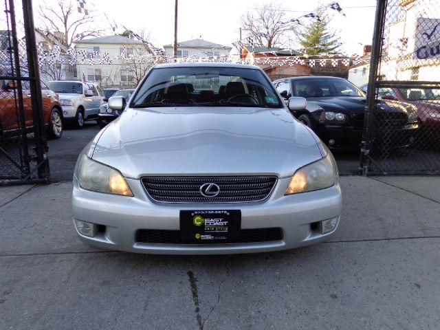 Lexus IS 300 2001 photo 3