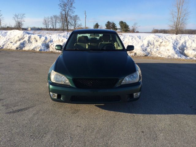 Lexus IS 300 2001 photo 2