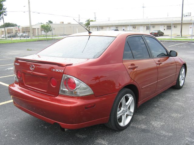 Lexus IS 300 2001 photo 1