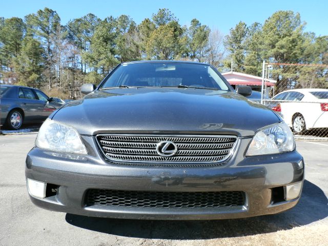 Lexus IS 300 2001 photo 2