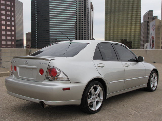 Lexus IS 300 2002 photo 3