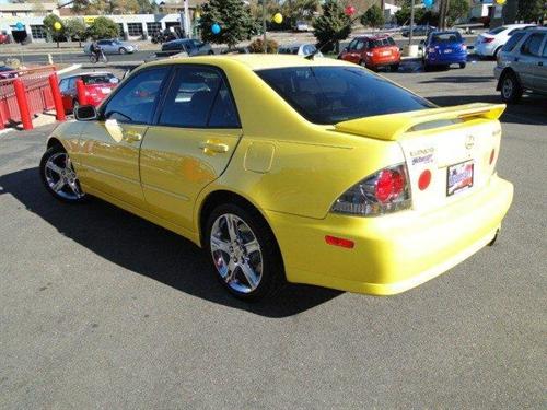 Lexus IS 300 2002 photo 2