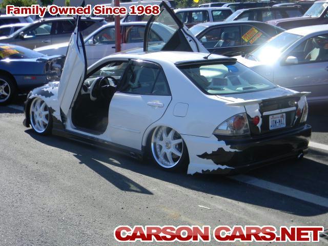 Lexus IS 300 2002 photo 2