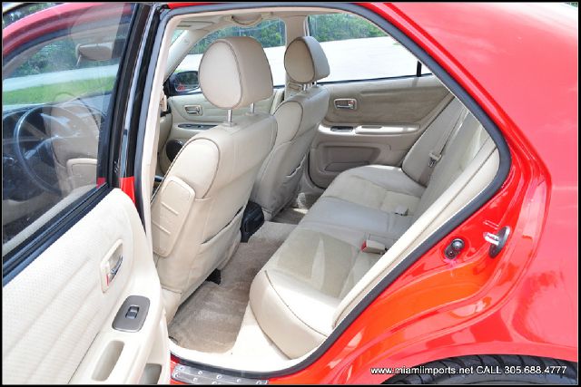 Lexus IS 300 2002 photo 1