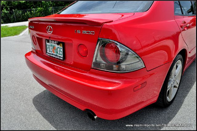 Lexus IS 300 2002 photo 30
