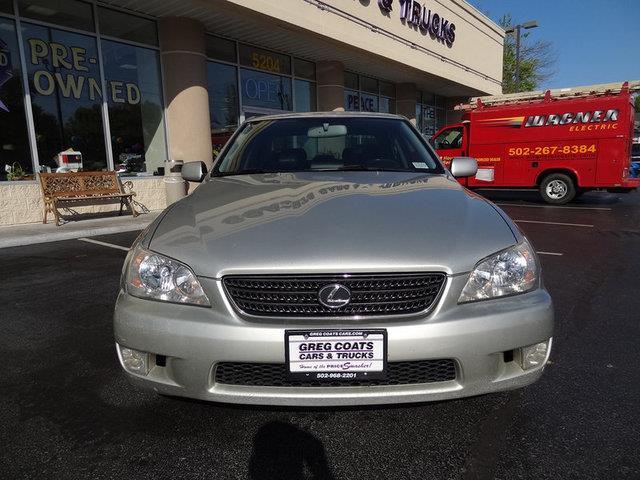 Lexus IS 300 2002 photo 3