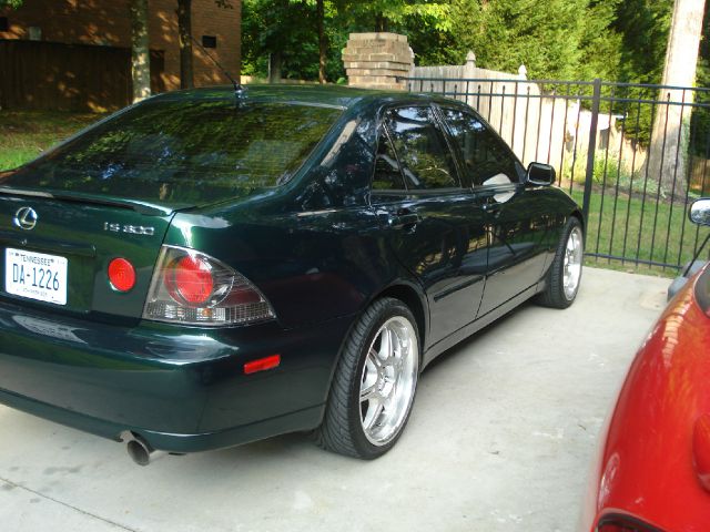 Lexus IS 300 2002 photo 1