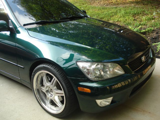 Lexus IS 300 2002 photo 3