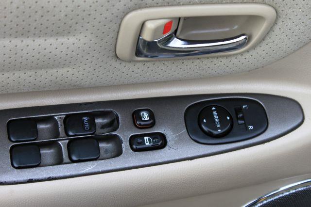 Lexus IS 300 2002 photo 1