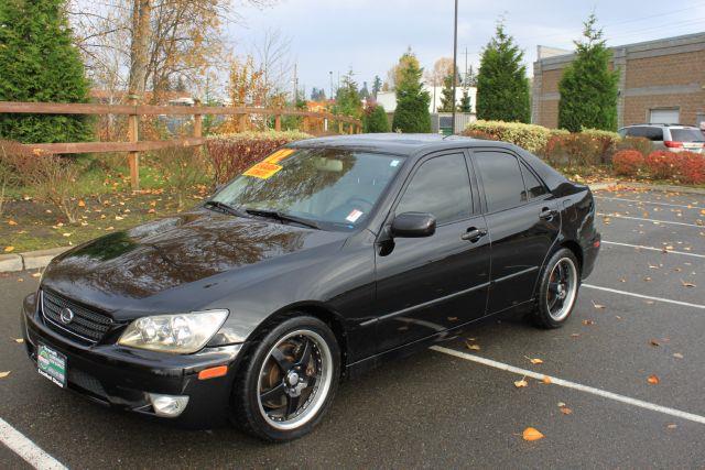 Lexus IS 300 2002 photo 2