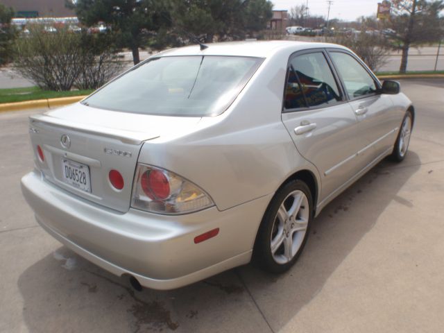 Lexus IS 300 2002 photo 4