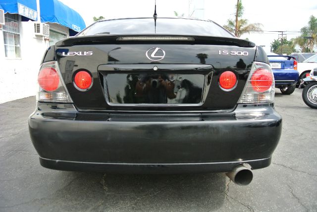 Lexus IS 300 2003 photo 0
