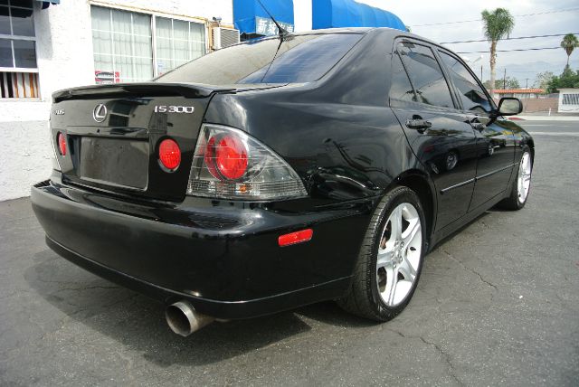 Lexus IS 300 2003 photo 1