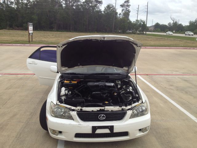 Lexus IS 300 2003 photo 13