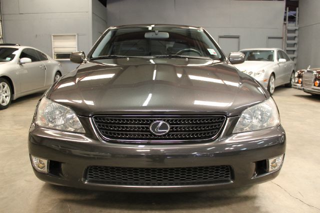 Lexus IS 300 2003 photo 1