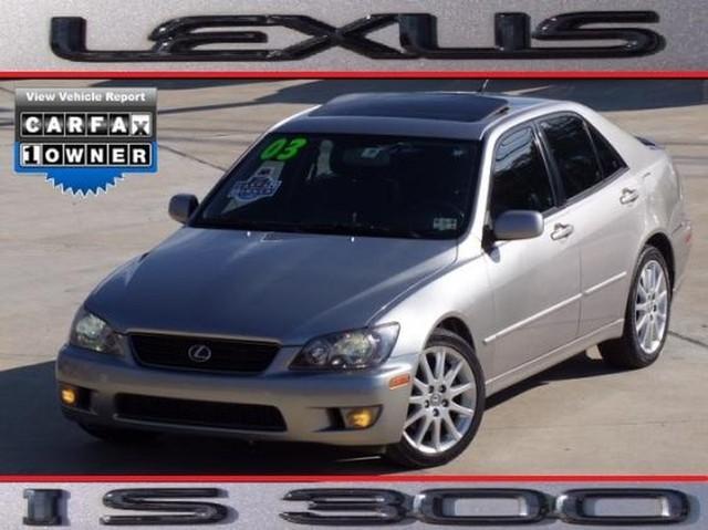 Lexus IS 300 2003 photo 1