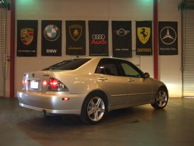 Lexus IS 300 2003 photo 4