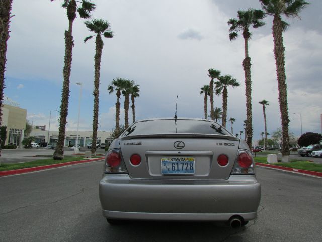 Lexus IS 300 2003 photo 1