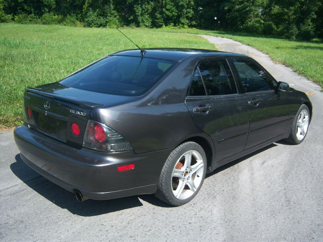 Lexus IS 300 2003 photo 1