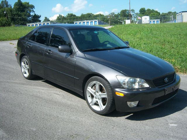 Lexus IS 300 2003 photo 2
