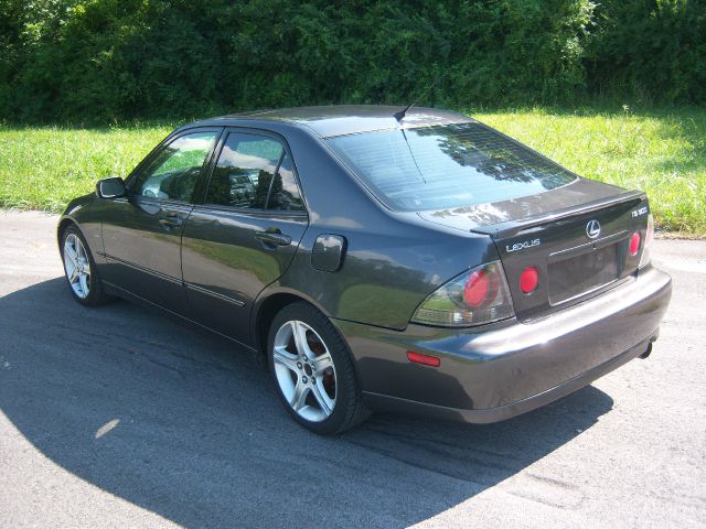 Lexus IS 300 2003 photo 4